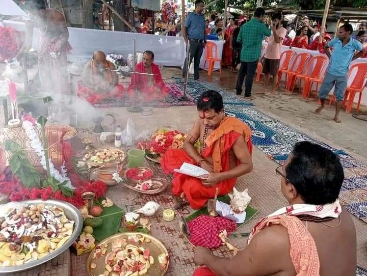 Indian Purification Ritual Purification ritual conducted to re-sanctify water source at Mata ...